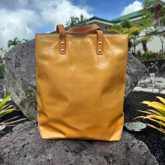 Louis Vuitton Reade Tote MM Leather Monogram Vernis Yellow Gold - Picture 1 of 17